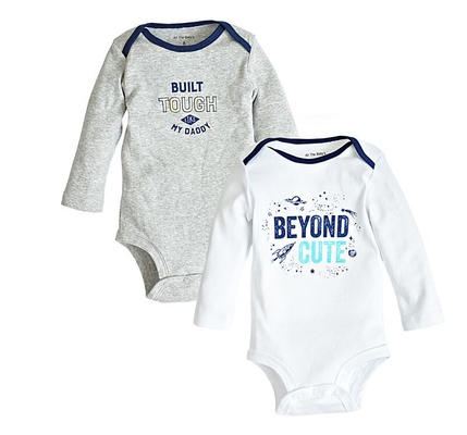 Bodysuit longo cinzento branco da luva do bebê feito sob encomenda com letra na cópia da caixa